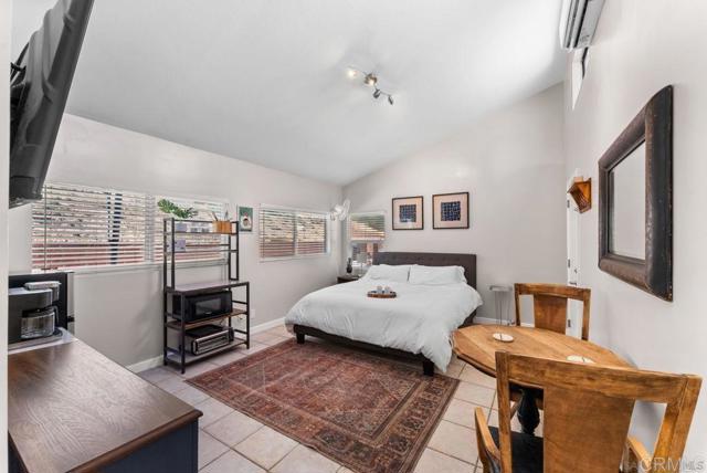 Detail Gallery Image 5 of 10 For 1233 Titan Ct, Escondido,  CA 92026 - 1 Beds | 1 Baths