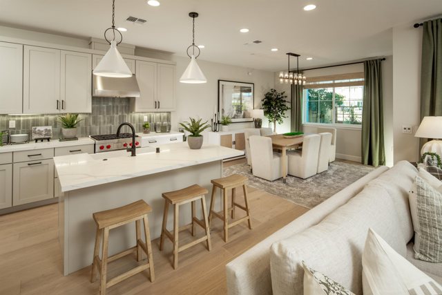 Image 7 of 17 For 139 Compass Drive  2002