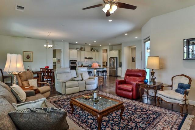 2671 Glen Echo Lane, Manteca CA: https://media.crmls.org/mediaz/b8d68d32-8de6-4384-85bd-82873749f9c9.jpg