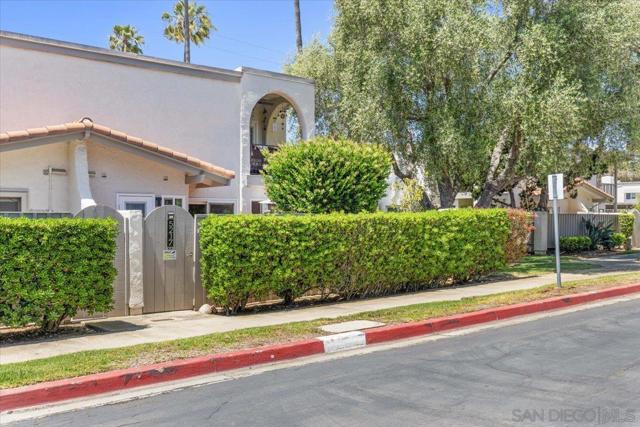 5217 Mount Alifan Dr, San Diego CA: https://media.crmls.org/mediaz/b8d6c780-abc5-486e-8640-d5722bf3b20c.jpg
