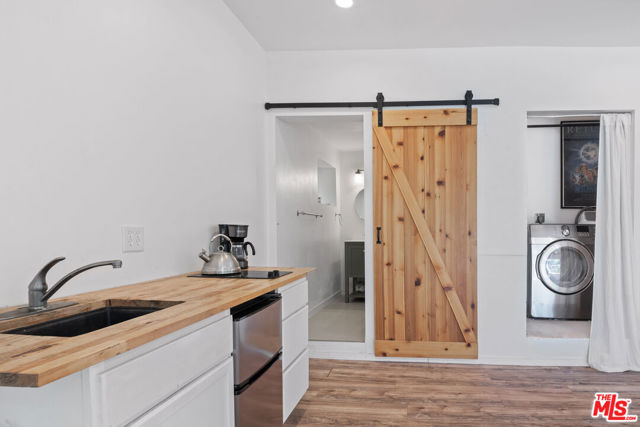1212 Fernwood Pacific Drive, Topanga CA: https://media.crmls.org/mediaz/b8d75e9d-2d26-47dd-88be-fcaa0c346649.jpg