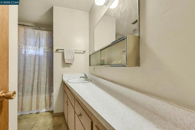 1246 Otis Dr, Alameda CA: https://media.crmls.org/mediaz/b8d7afea-6068-4b9c-a429-57f79e0083a1.jpg