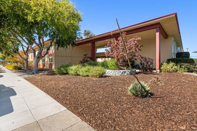 3045 Los Prados Street, San Mateo CA: https://media.crmls.org/mediaz/b8d7b5ac-e1a7-4fc3-8a32-fb9c7ec0f1a0.jpg