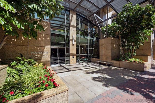 550 Front Street, San Diego CA: https://media.crmls.org/mediaz/b8d7cc21-f9be-4052-bfec-8593713e4f74.jpg