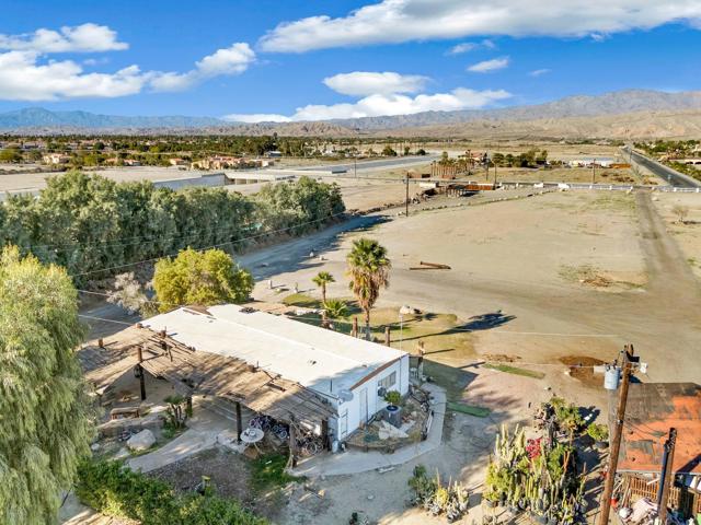 79505 Avenue 38, Indio CA: https://media.crmls.org/mediaz/b8d81837-2f0e-4435-bf68-deca215f88a6.jpg