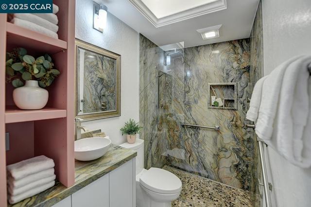 3244 Terra Granada Dr, Walnut Creek CA: https://media.crmls.org/mediaz/b8d90fcb-05bb-4975-b582-c250bcf86100.jpg