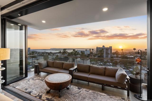 2604 5th Ave, Mission Hills (San Diego) CA: https://media.crmls.org/mediaz/b8d98d2e-e2c7-42a0-a31b-e5e2b244d81e.jpg