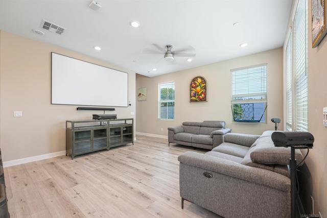 2065 Carol Lee Ln, Escondido CA: https://media.crmls.org/mediaz/b8dabe8e-40db-4157-b010-effe91f8a38e.jpg