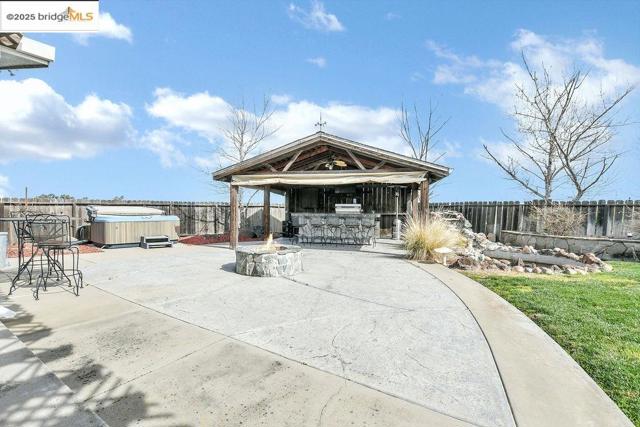 4985 Bixler Road, Byron CA: https://media.crmls.org/mediaz/b8dac822-ee53-4c12-8764-945d5fb044ce.jpg