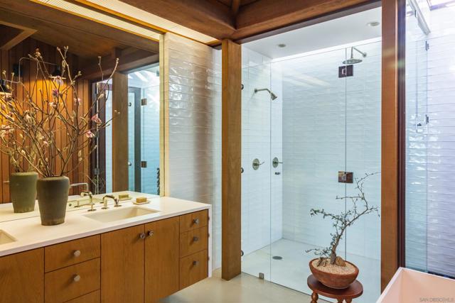 Image 18 of 29 For 3016 Rogers Street