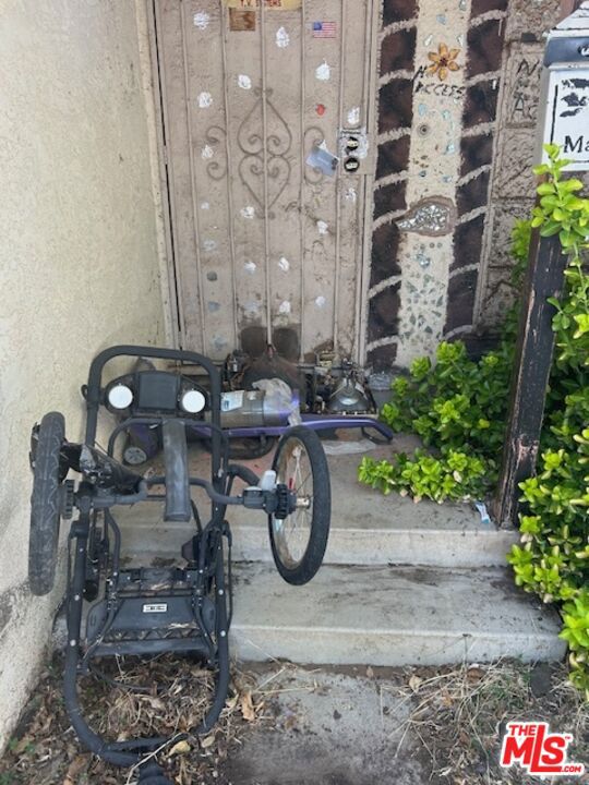 38633 Lemsford Avenue, Palmdale CA: https://media.crmls.org/mediaz/b8db8aa0-556c-4476-972b-f474f167c416.jpg