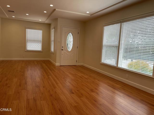 Detail Gallery Image 9 of 18 For 3226 La Crescenta Ave, Glendale,  CA 91208 - 2 Beds | 2 Baths