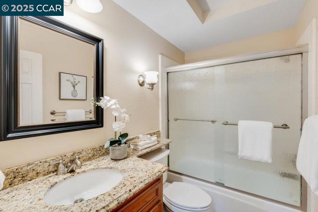410 Beacon Ridge Lane, Walnut Creek CA: https://media.crmls.org/mediaz/b8dbd70e-2724-450d-88f0-0062c93b9e96.jpg