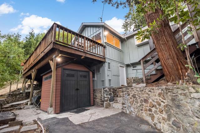 1019 Los Trancos Road, Portola Valley CA: https://media.crmls.org/mediaz/b8dd29a6-3a7c-4d6d-8557-86f42ae6d243.jpg
