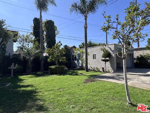 621 S Highland Avenue, Los Angeles CA: https://media.crmls.org/mediaz/b8df8f05-e520-4c00-90ba-6f8c19b8edb9.jpg