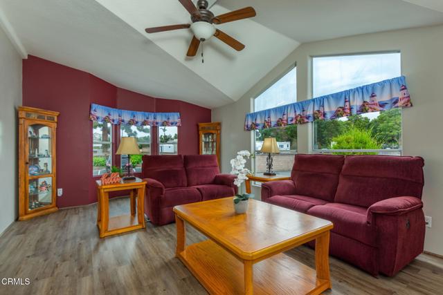 Detail Gallery Image 4 of 18 For 40 Debussy Ln #40,  Ventura,  CA 93003 - 3 Beds | 2 Baths