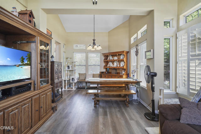 Detail Gallery Image 5 of 38 For 1028 Meadowlark Dr, Fillmore,  CA 93015 - 3 Beds | 2/1 Baths
