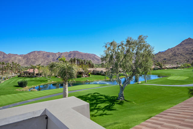 49120 Sunrose Lane, Palm Desert CA: https://media.crmls.org/mediaz/b8e037ad-8172-4970-94ef-6825aa648fd4.jpg