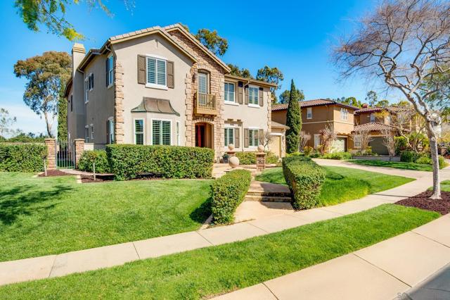 571 Lynwood Dr, Encinitas CA: https://media.crmls.org/mediaz/b8e066aa-e21c-47a0-bb0e-21963df0faf4.jpg
