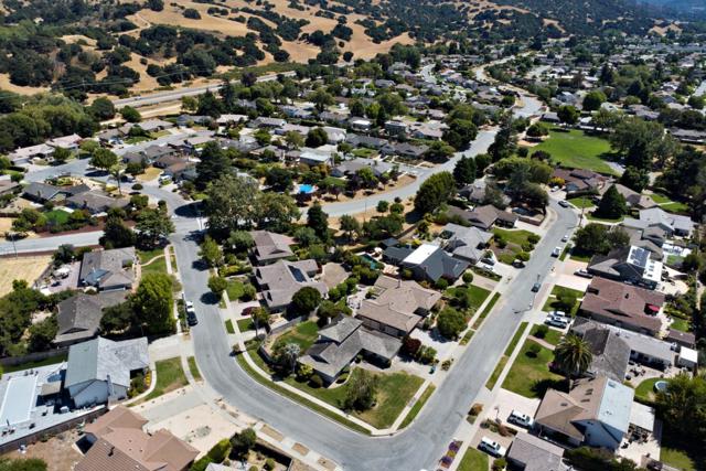 22709 Picador Drive, Salinas CA: https://media.crmls.org/mediaz/b8e0dd36-6c46-48c6-b296-5509b337d11b.jpg