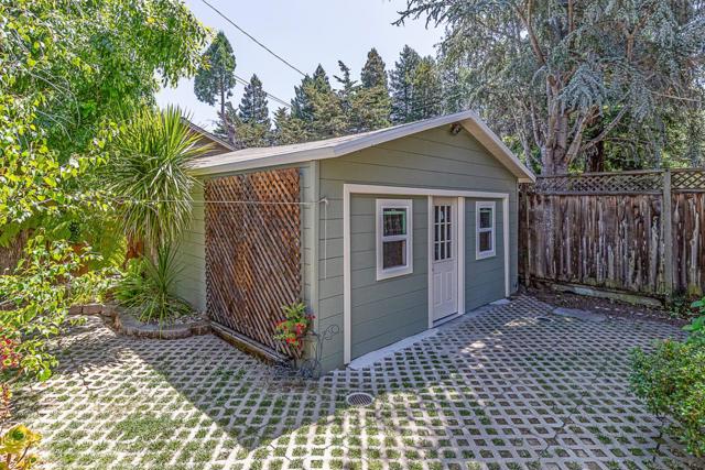 587 Sequoia Avenue, Redwood City CA: https://media.crmls.org/mediaz/b8e10a47-2f22-4ad4-a449-6f27d6deaf7a.jpg
