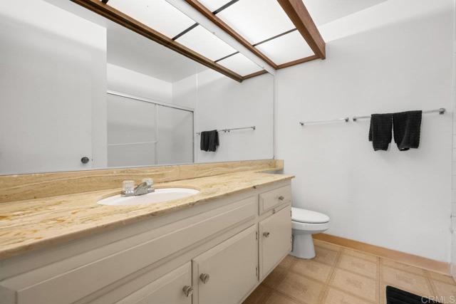 1079 Las Rosas Court, Chula Vista CA: https://media.crmls.org/mediaz/b8e140c8-0c2c-43c4-a3be-c6f9c8a4e8d9.jpg