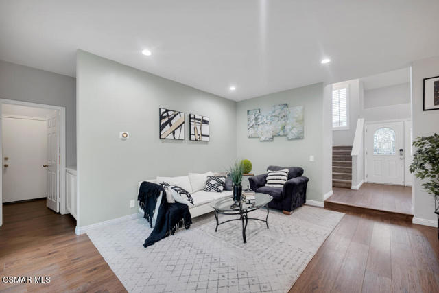 5092 Benedict Court, Oak Park CA: https://media.crmls.org/mediaz/b8e1642d-f3f6-41b8-8ff6-835ace04596b.jpg
