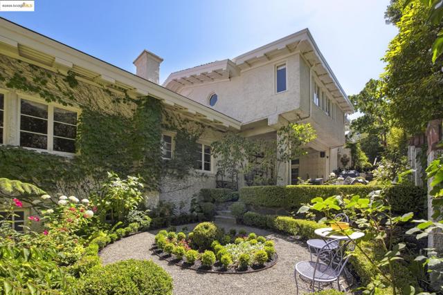 305 The Uplands, Berkeley CA: https://media.crmls.org/mediaz/b8e2de24-5f90-4bc5-a75f-8bf12097b70a.jpg