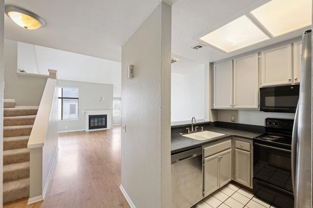 Detail Gallery Image 8 of 31 For 2232 River Run Dr #206,  San Diego,  CA 92108 - 2 Beds | 2 Baths