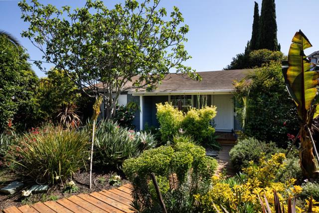2336 Palo Verde Avenue, East Palo Alto CA: https://media.crmls.org/mediaz/b8e365b7-f3d5-4a94-ab26-1bdab8ebb838.jpg