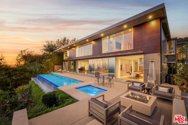 1290 Angelo Drive, Beverly Hills CA: https://media.crmls.org/mediaz/b8e3a23f-b922-4f01-b3ed-7fa3cabdf1b5.jpg