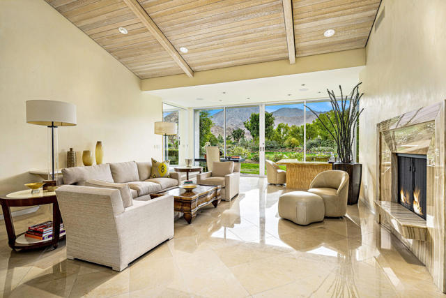 75161 Kavenish Way, Indian Wells CA: https://media.crmls.org/mediaz/b8e467ee-3dac-4885-98a0-a0a55bbd7ee4.jpg