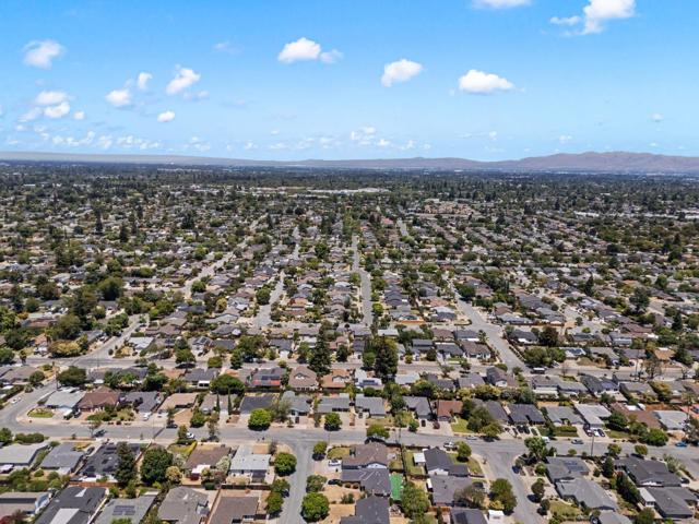 4944 Morden Drive, San Jose CA: https://media.crmls.org/mediaz/b8e58551-f439-4f3a-821d-9ebf9d25cd4f.jpg