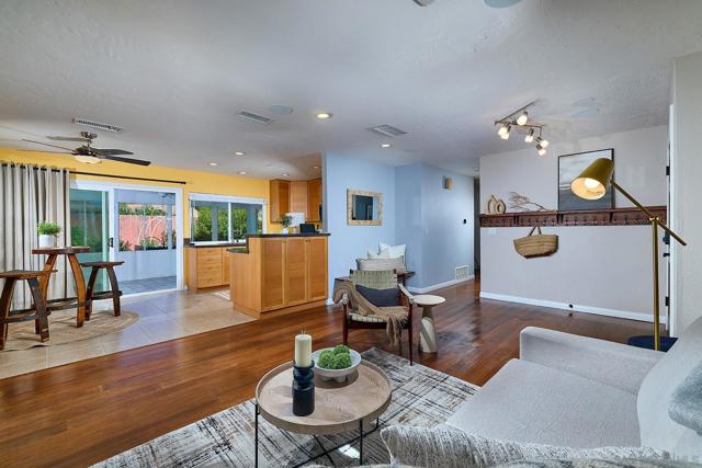 12835 Reo Real Dr, Poway CA: https://media.crmls.org/mediaz/b8e5d5c9-2c9e-4312-bd7a-02332445cfe5.jpg