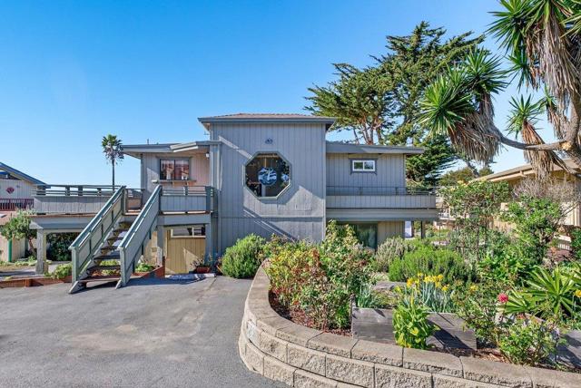 1 Gray Way, Watsonville CA: https://media.crmls.org/mediaz/b8e62638-4893-4e49-805a-f8f67ad96365.jpg