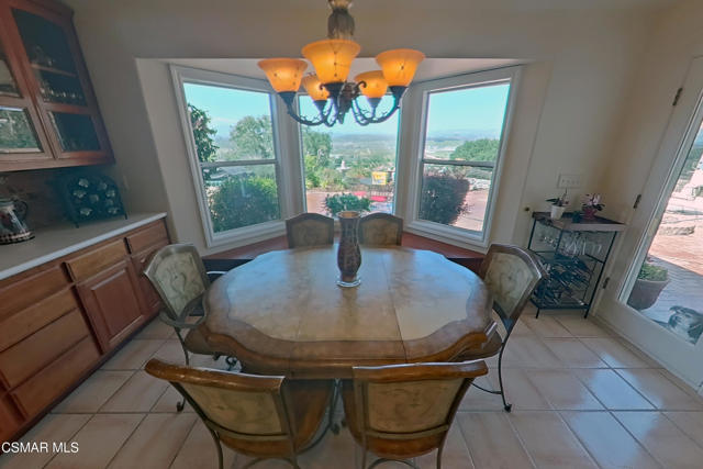 10885 Citrus Drive, Moorpark CA: https://media.crmls.org/mediaz/b8e6cc3e-c88c-4dc9-9204-0491ae94f7bd.jpg