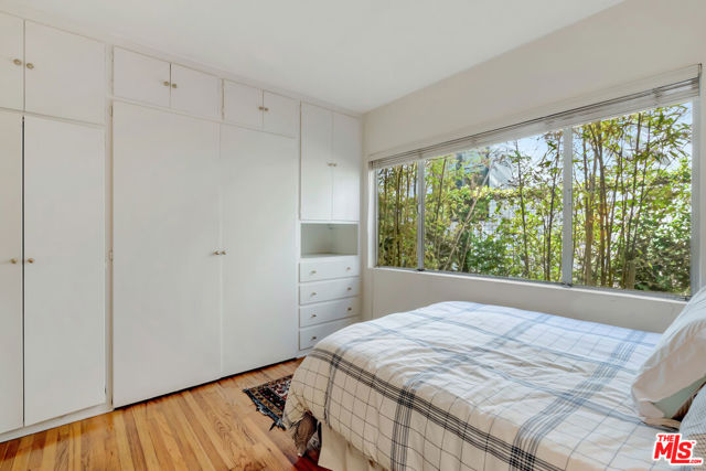 1519 Comstock Avenue, Los Angeles CA: https://media.crmls.org/mediaz/b8e6fbcd-22c6-41b9-8fa0-26129845a4e5.jpg