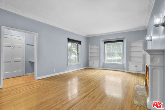 123 N Harper Avenue, Los Angeles CA: https://media.crmls.org/mediaz/b8e70f36-227b-4207-a41a-22ee766b7e39.jpg