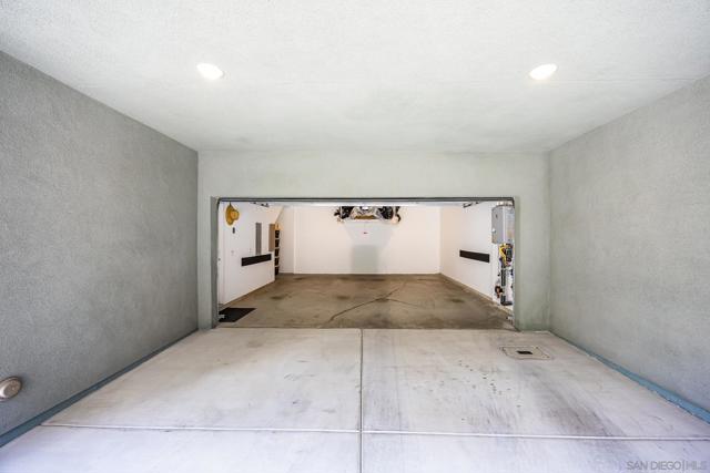 10402 Harlow Cir, San Diego CA: https://media.crmls.org/mediaz/b8e77ab9-565b-44ef-b938-8dbb0e1bc88f.jpg