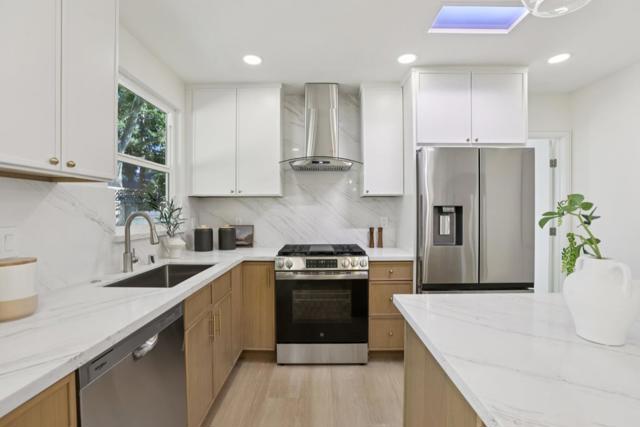453 N Rengstorff Avenue, Mountain View CA: https://media.crmls.org/mediaz/b8e7a5fc-7419-4125-a7fb-e1191334ee6c.jpg