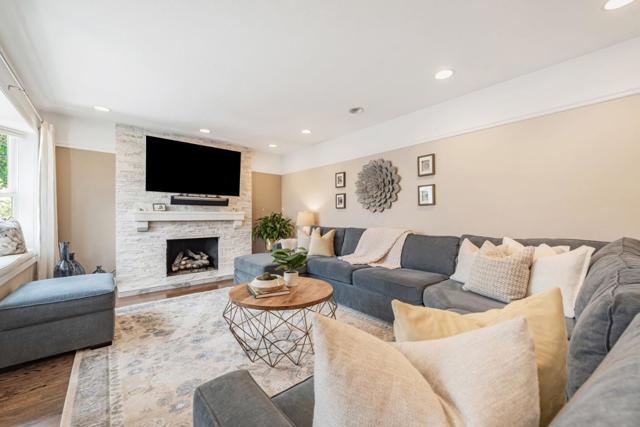6555 Timberview Drive, San Jose CA: https://media.crmls.org/mediaz/b8e7baf6-2bf7-4718-85a5-8a11be6883f1.jpg