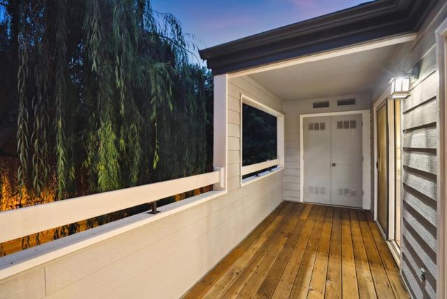 1612 Parkview Green Circle, San Jose CA: https://media.crmls.org/mediaz/b8e8801c-863d-4fd1-8497-8a049a36c721.jpg