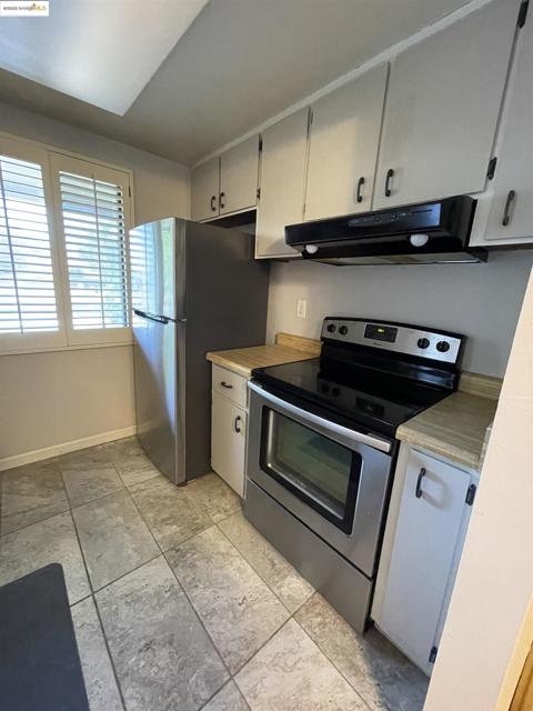 2416 Shadow Ln, Antioch CA: https://media.crmls.org/mediaz/b8e8ba97-4b59-417c-bd17-8f28176bfa2b.jpg