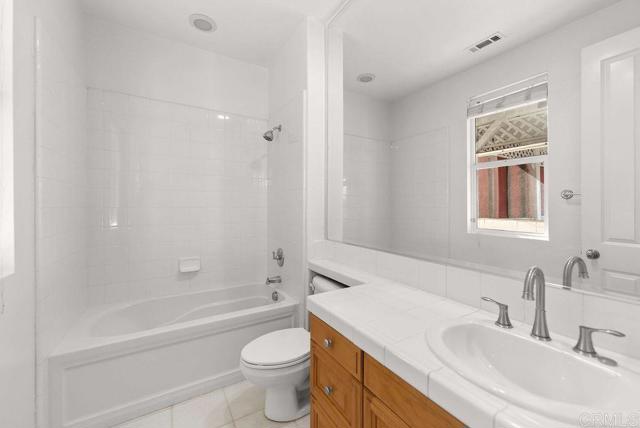 Detail Gallery Image 14 of 44 For 1004 Red Granite Rd, Chula Vista,  CA 91913 - 5 Beds | 4/1 Baths