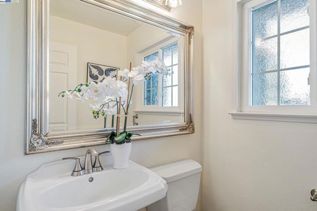 7840 Creekside Dr, Dublin CA: https://media.crmls.org/mediaz/b8e90b17-bb03-4ad0-979c-8bb64d9a3b2d.jpg