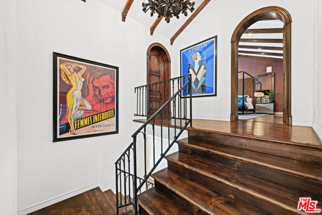 2347 E Valley Road, Santa Barbara CA: https://media.crmls.org/mediaz/b8e9857c-d1f9-497b-b529-0f05d972afad.jpg