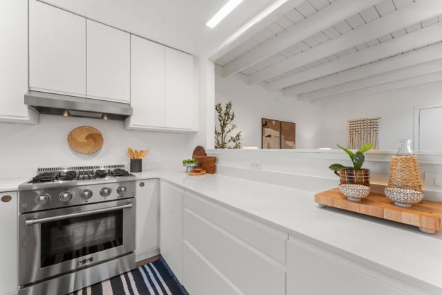 260 Walk Circle, Santa Cruz CA: https://media.crmls.org/mediaz/b8e9a5cf-0510-454a-af0c-dc795ab72071.jpg