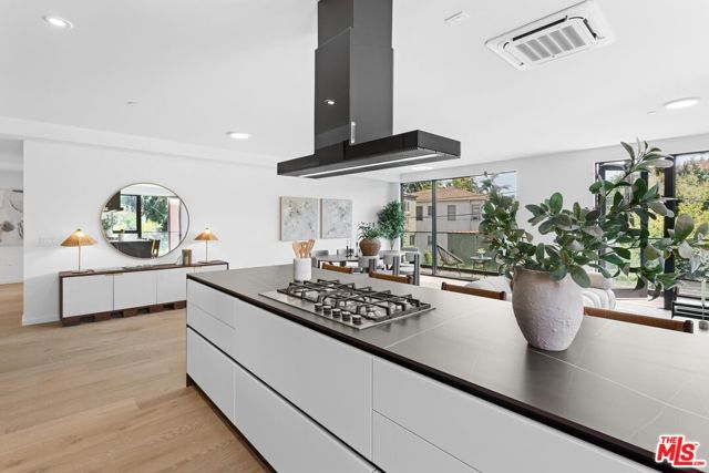 1618 Hilts Avenue, Los Angeles CA: https://media.crmls.org/mediaz/b8e9b93c-58e2-472a-b984-21c3bfa28664.jpg