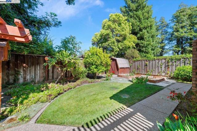 3284 Omega Cir, Pleasanton CA: https://media.crmls.org/mediaz/b8e9d1fb-e642-4d5f-829b-ddc6f2023e51.jpg