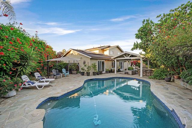 7872 Meadowbrook Ct, Pleasanton CA: https://media.crmls.org/mediaz/b8ea5d9a-8d11-4f9c-b379-00f9b16917b4.jpg